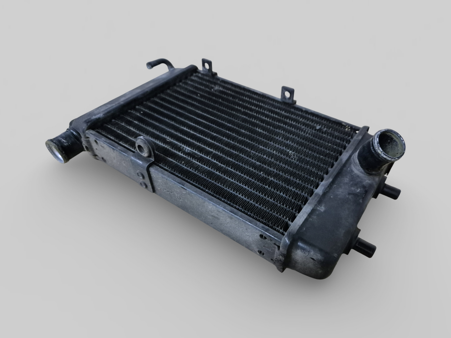 RIGHT-HAND RADIATOR BLACK AP8102952 Aprilia RSV Mille 98-03 / Tuono 02-05