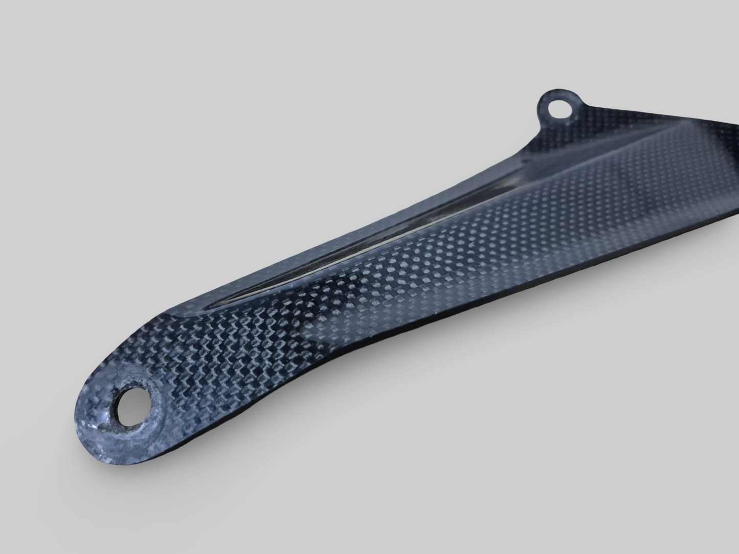 EXHAUST HANGER BRACKET CARBON Aprilia RSV Mille 98-03 / Tuono 02-05