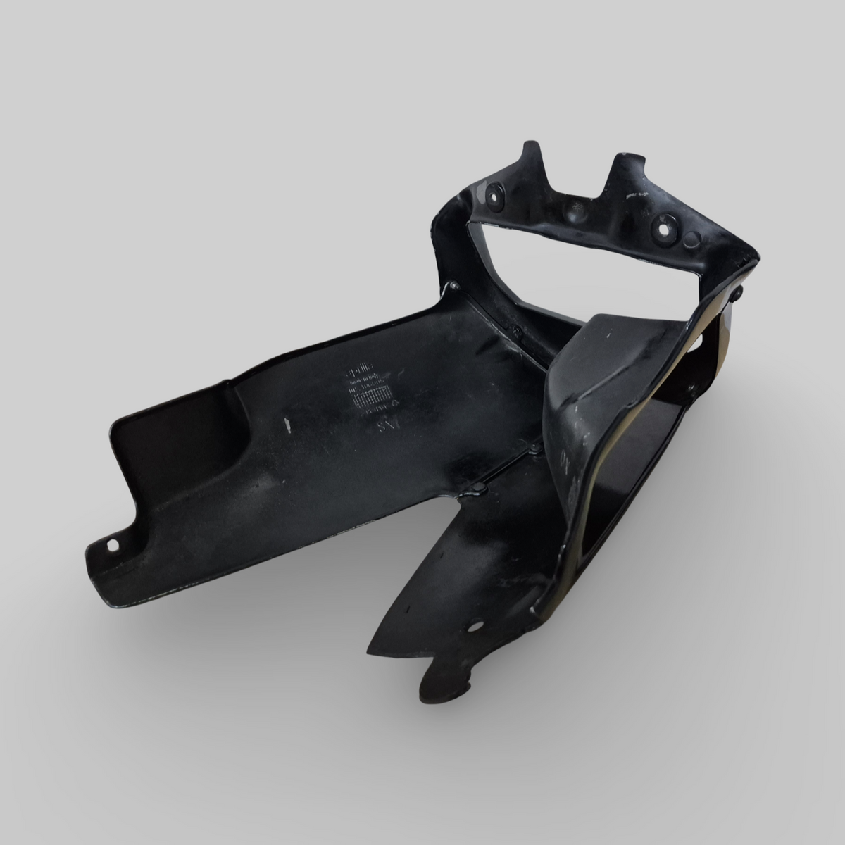 BELLYPAN / PILLAR BLACK AP8168219 Aprilia RSV Tuono 1000 2002-2005