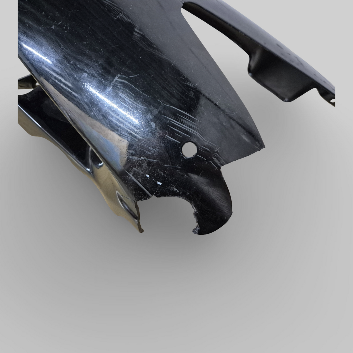 BELLYPAN / PILLAR BLACK AP8168219 Aprilia RSV Tuono 1000 2002-2005