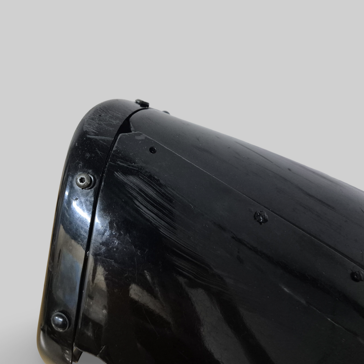 BELLYPAN / PILLAR BLACK AP8168219 Aprilia RSV Tuono 1000 2002-2005