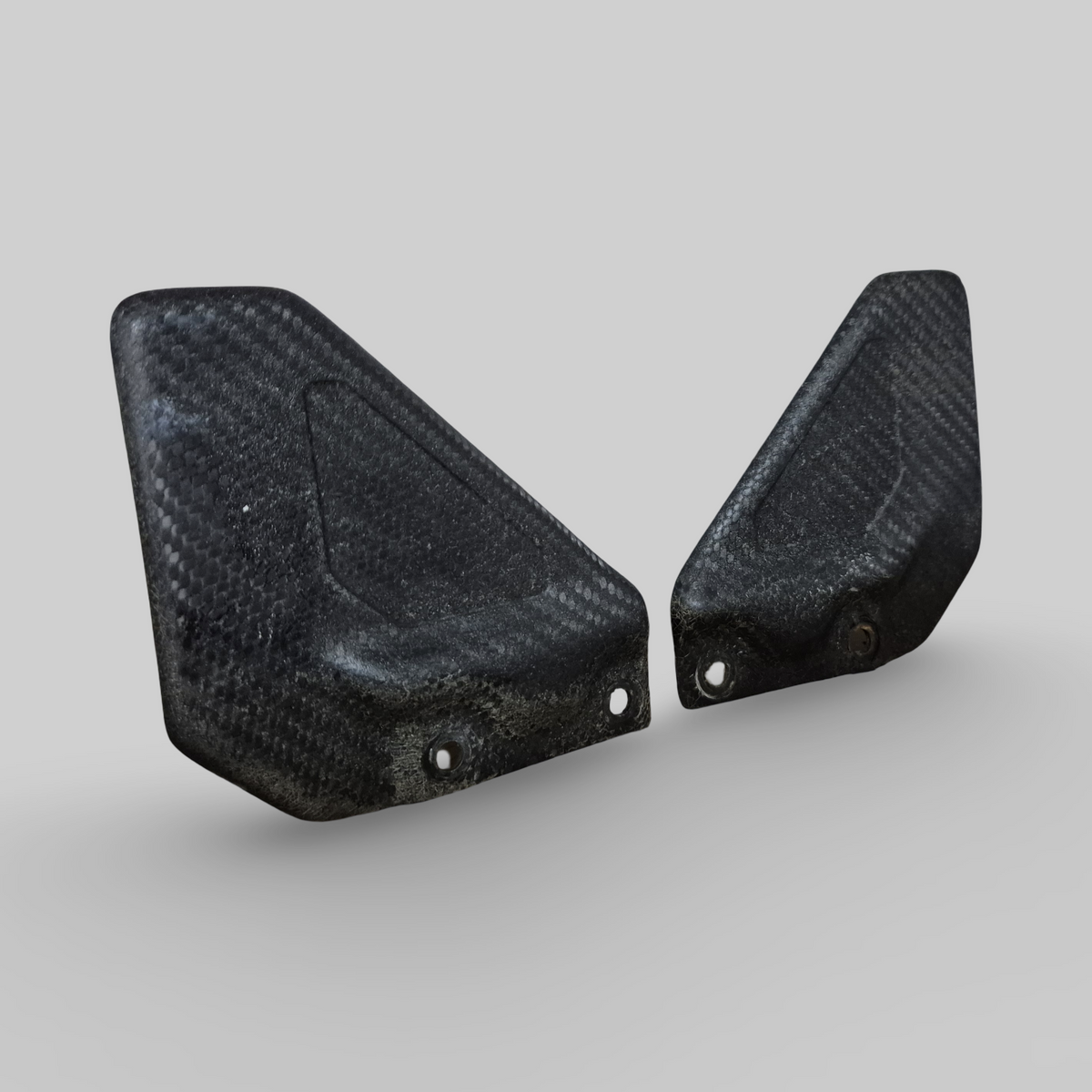 CARBON HEELPLATE SET Aprilia RSV Mille 98-03 / Tuono 02-05 / RSV1000R 04-10