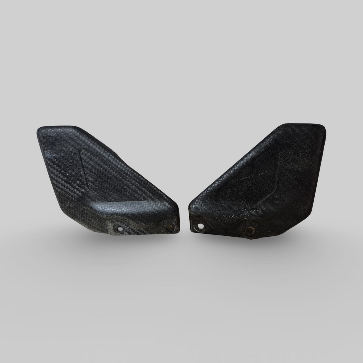 CARBON HEELPLATE SET Aprilia RSV Mille 98-03 / Tuono 02-05 / RSV1000R 04-10