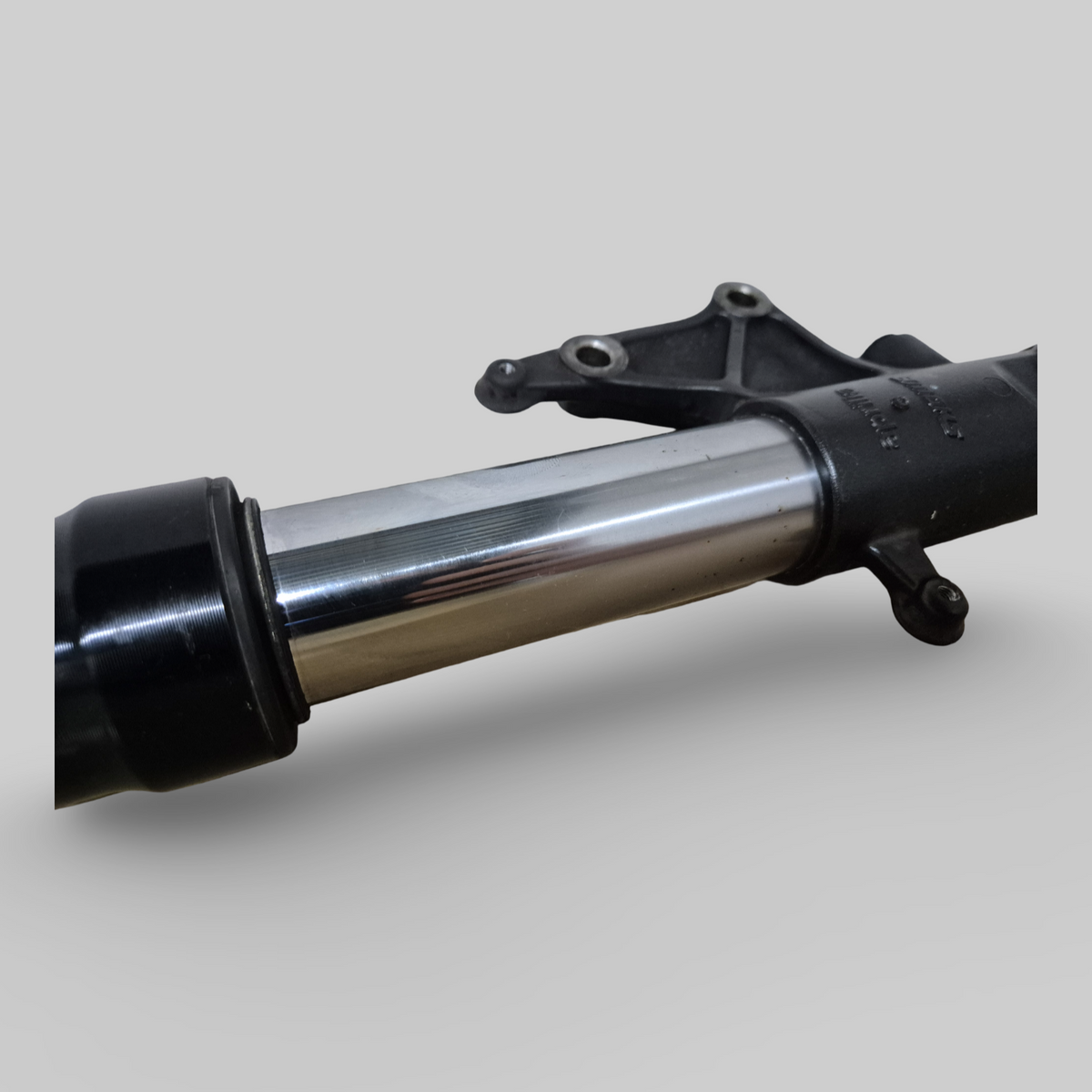RIGHT-HAND SIDE SHOWA AXIAL FORK LEG AP8123637 Aprilia RSV Mille 98-03 / Tuono 02-05