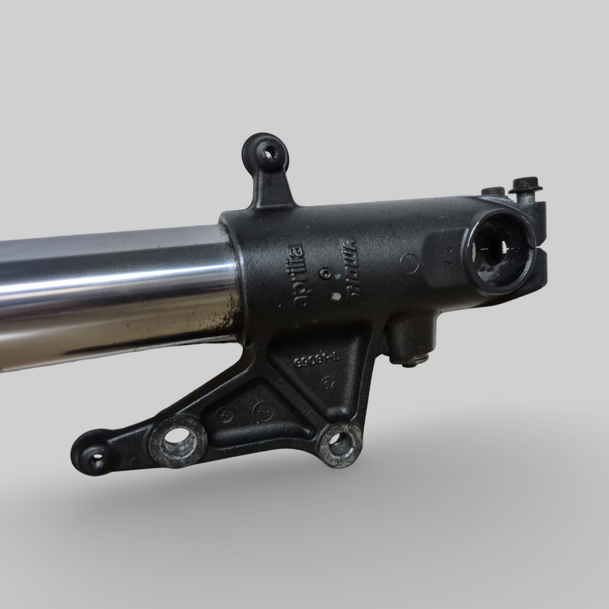 LEFT-HAND SIDE SHOWA AXIAL FORK LEG AP8123638 Aprilia RSV Mille 98-03 / Tuono 02-05