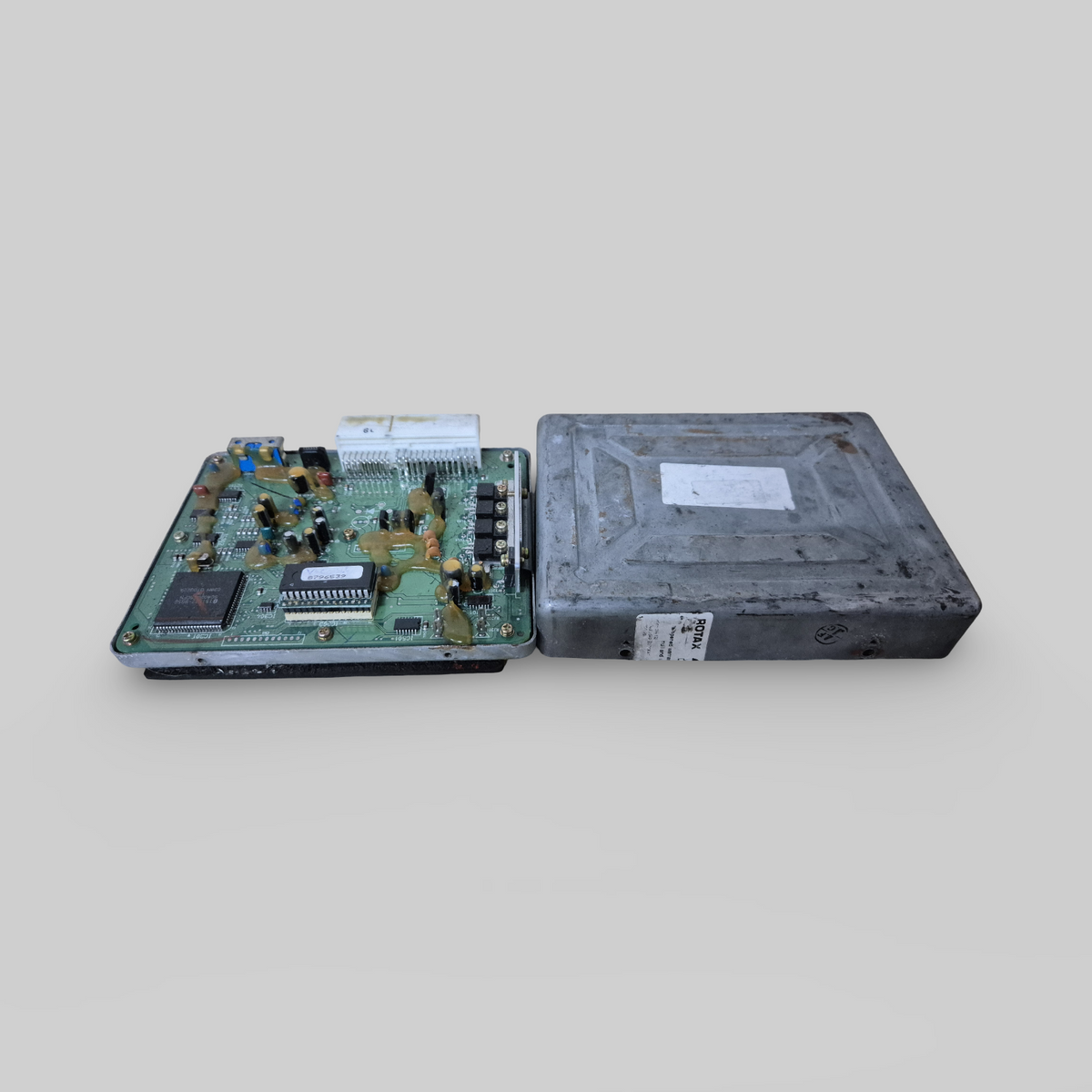 ENGINE CONTROL UNIT ECU AP0265671 8796539 EPROM Aprilia RSV Mille 98-03 / Tuono 02-05 / Falco 00-03