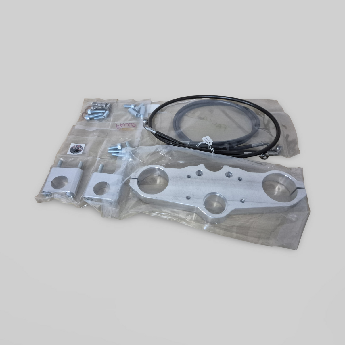 CNC TOPYOKES HANDLEBAR CONVERSION KIT COMPL. AP8163208 Aprilia RSV Tuono/Falco