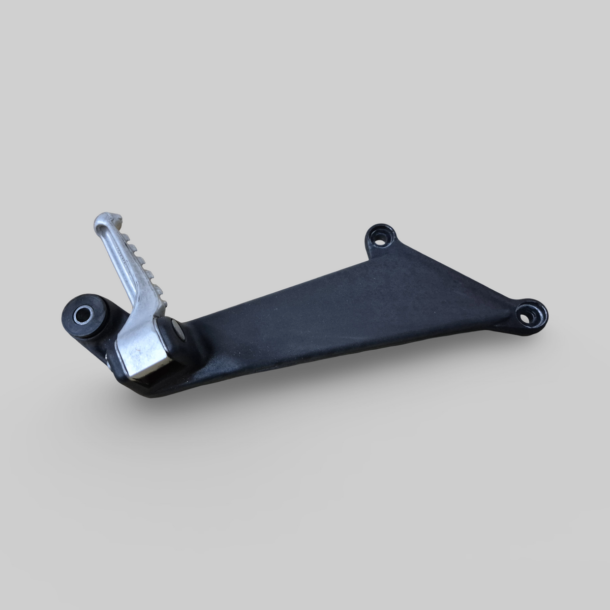 PASSENGER RIGHT FOOTREST SUPPORT AP8146384 Aprilia RSV Mille 98-03 / Tuono 02-05