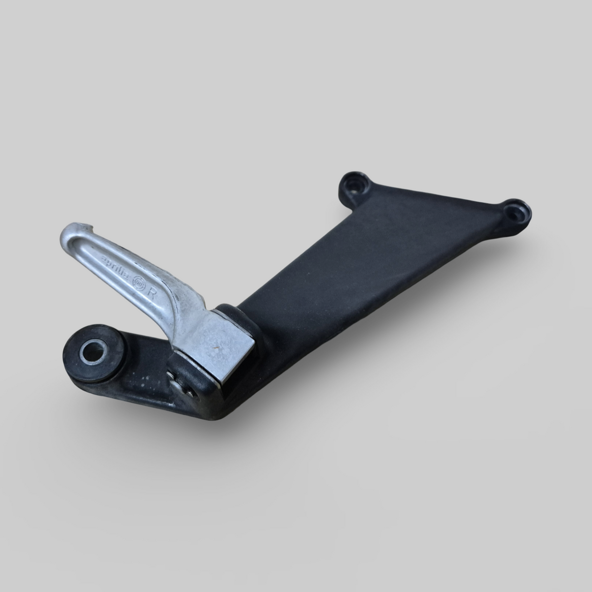 PASSENGER RIGHT FOOTREST SUPPORT AP8146384 Aprilia RSV Mille 98-03 / Tuono 02-05