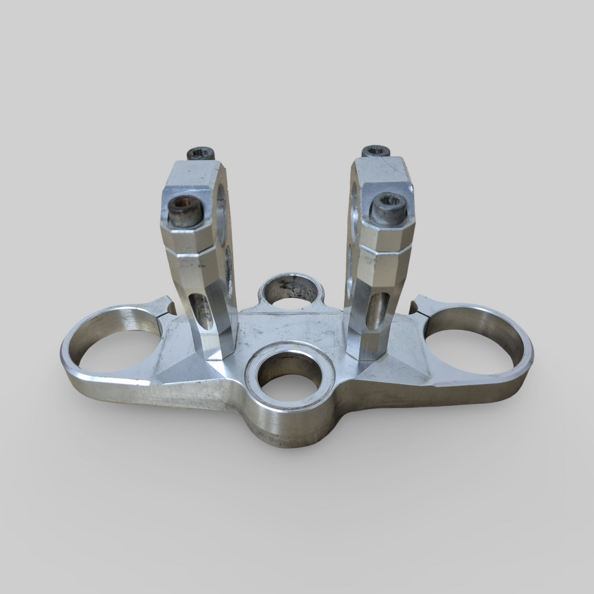 TOP YOKE TRIPLE CLAMP FORK UPPER PLATE AP8163208 Aprilia RSV Tuono 2002-2005
