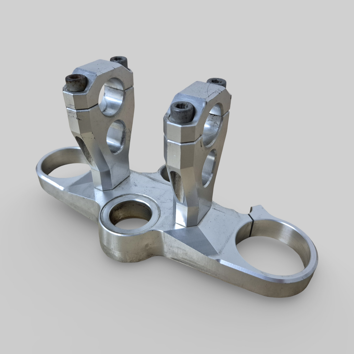 TOP YOKE TRIPLE CLAMP FORK UPPER PLATE AP8163208 Aprilia RSV Tuono 2002-2005