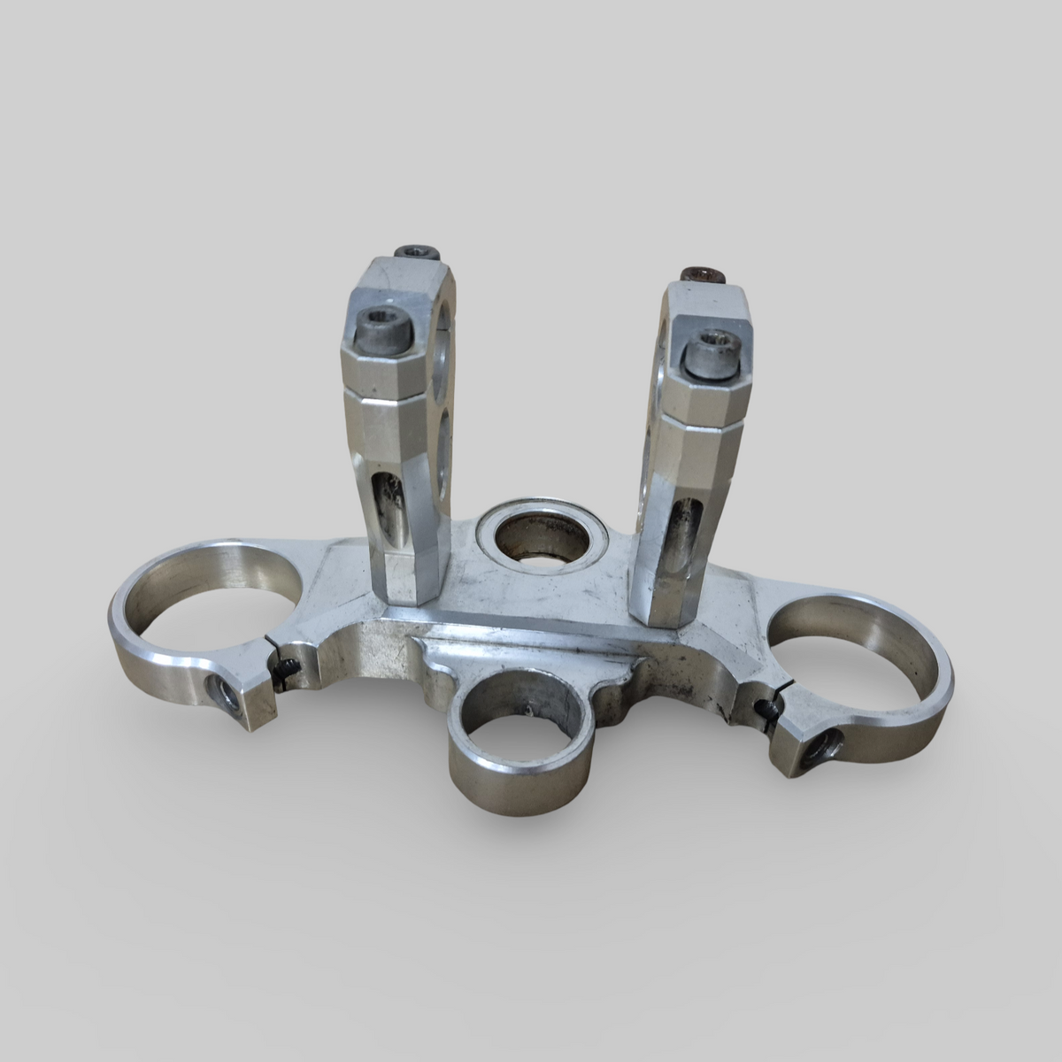 TOP YOKE TRIPLE CLAMP FORK UPPER PLATE AP8163208 Aprilia RSV Tuono 2002-2005