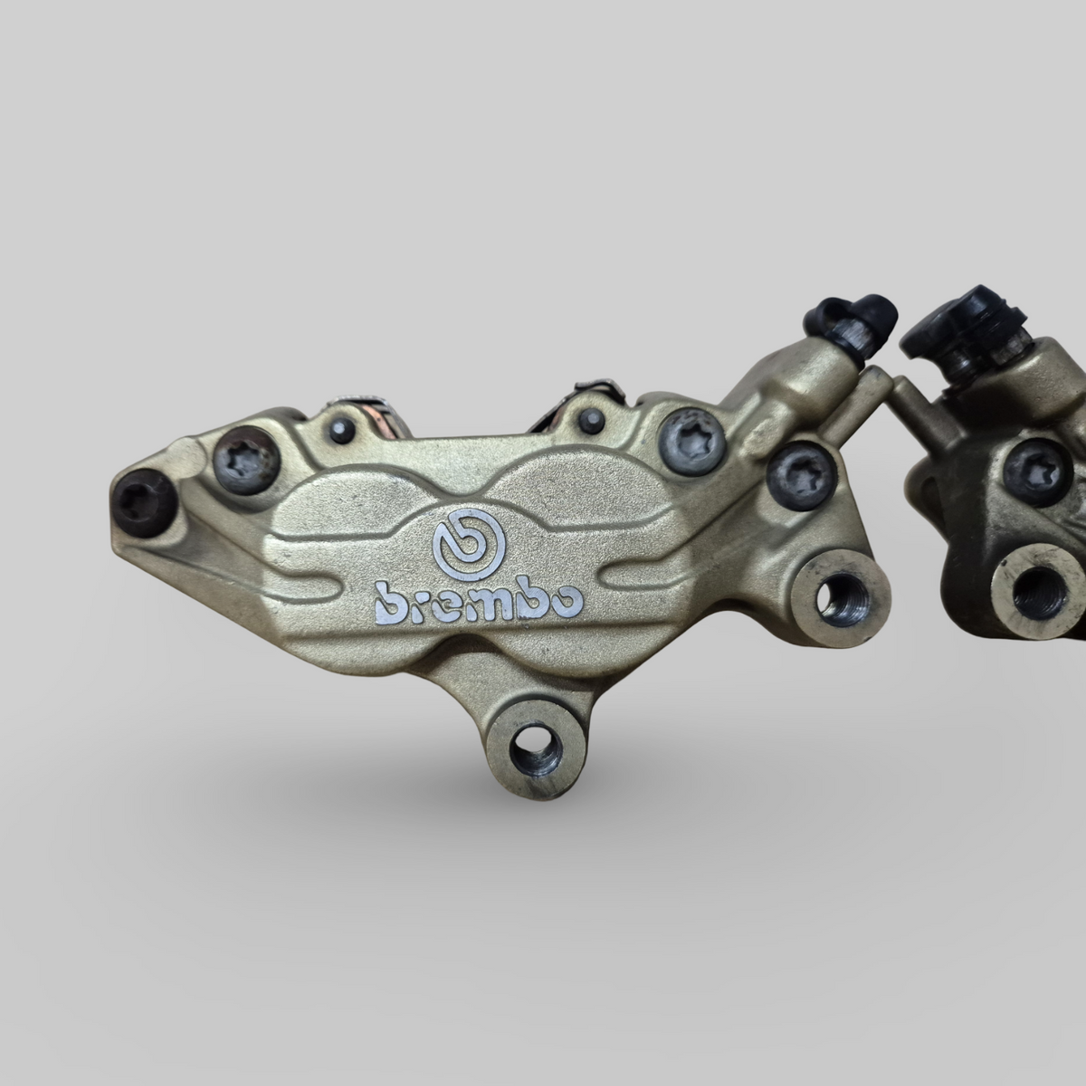 FRONT LEFT BRAKE CALIPER BREMBO P2 GOLD AP8113893 AP81138932 Aprilia RSV Mille 98-03 / Tuono 02-05