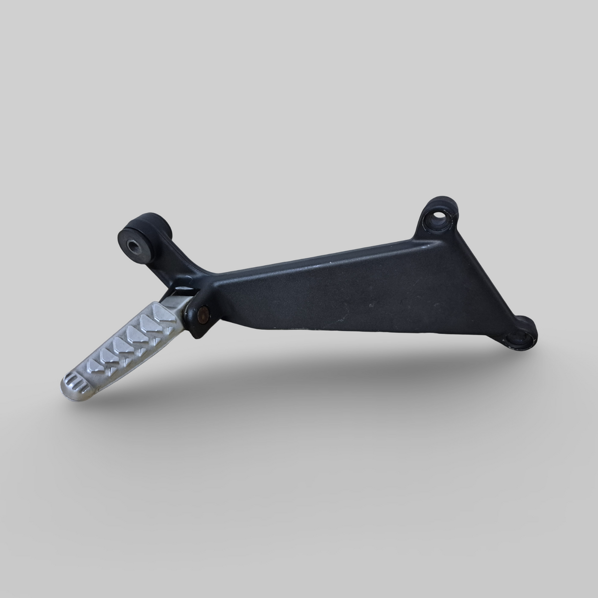 PASSENGER RIGHT FOOTREST SUPPORT AP8146384 Aprilia RSV Mille 98-03 / Tuono 02-05