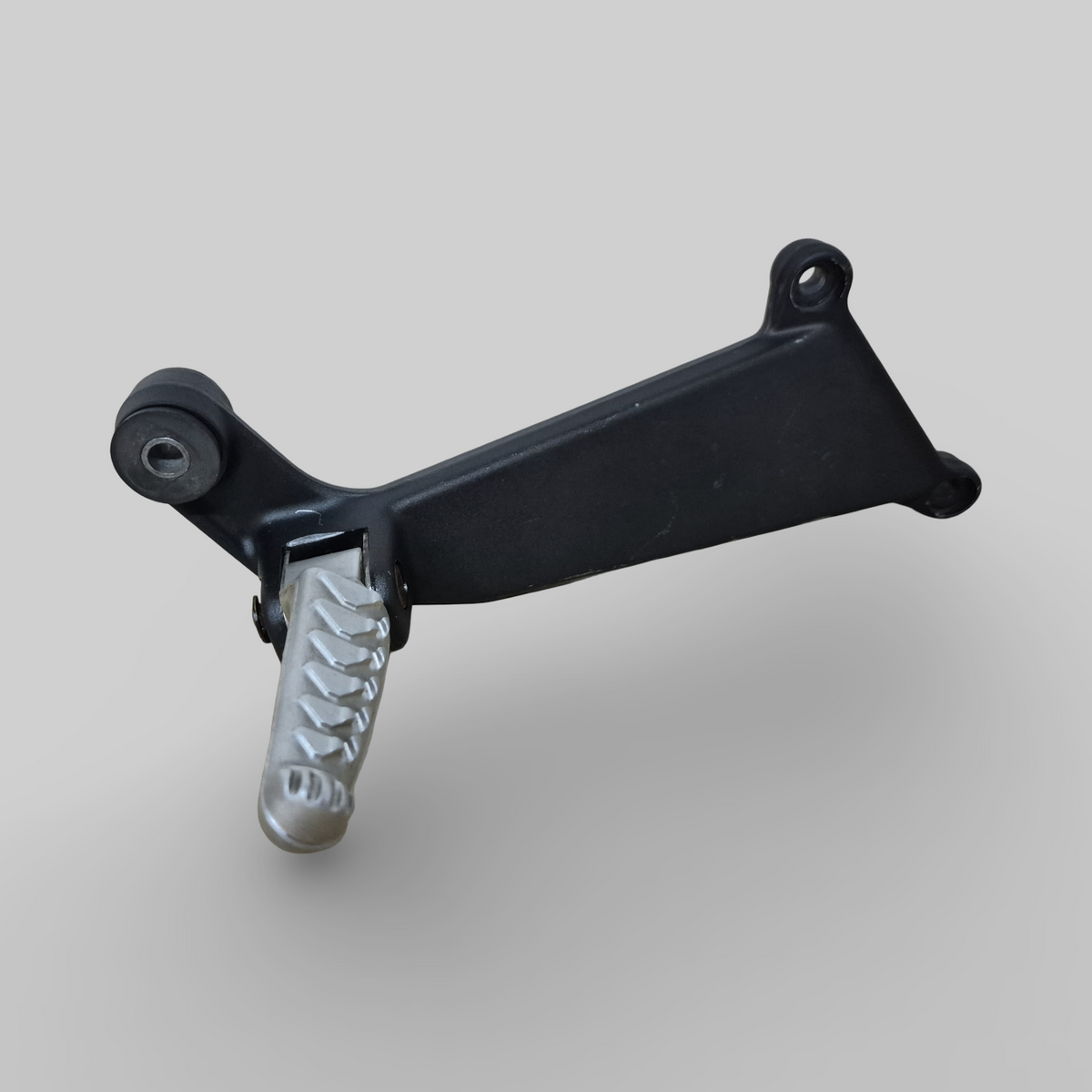 PASSENGER RIGHT FOOTREST SUPPORT AP8146384 Aprilia RSV Mille 98-03 / Tuono 02-05