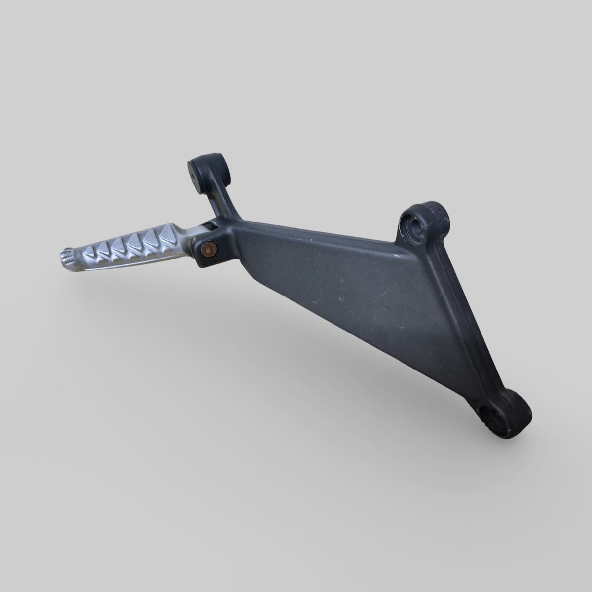 PASSENGER RIGHT FOOTREST SUPPORT AP8146384 Aprilia RSV Mille 98-03 / Tuono 02-05