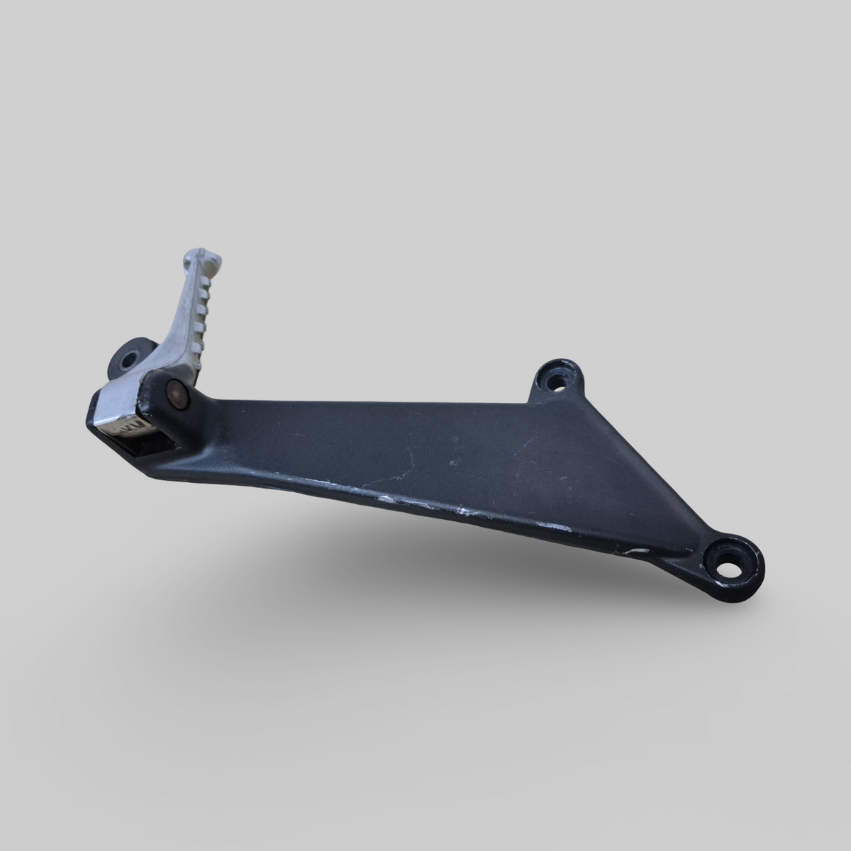 PASSENGER RIGHT FOOTREST SUPPORT AP8146384 Aprilia RSV Mille 98-03 / Tuono 02-05