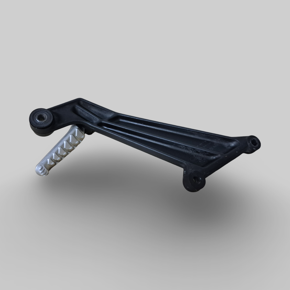 PASSENGER RIGHT FOOTREST SUPPORT AP8146384 Aprilia RSV Mille 98-03 / Tuono 02-05