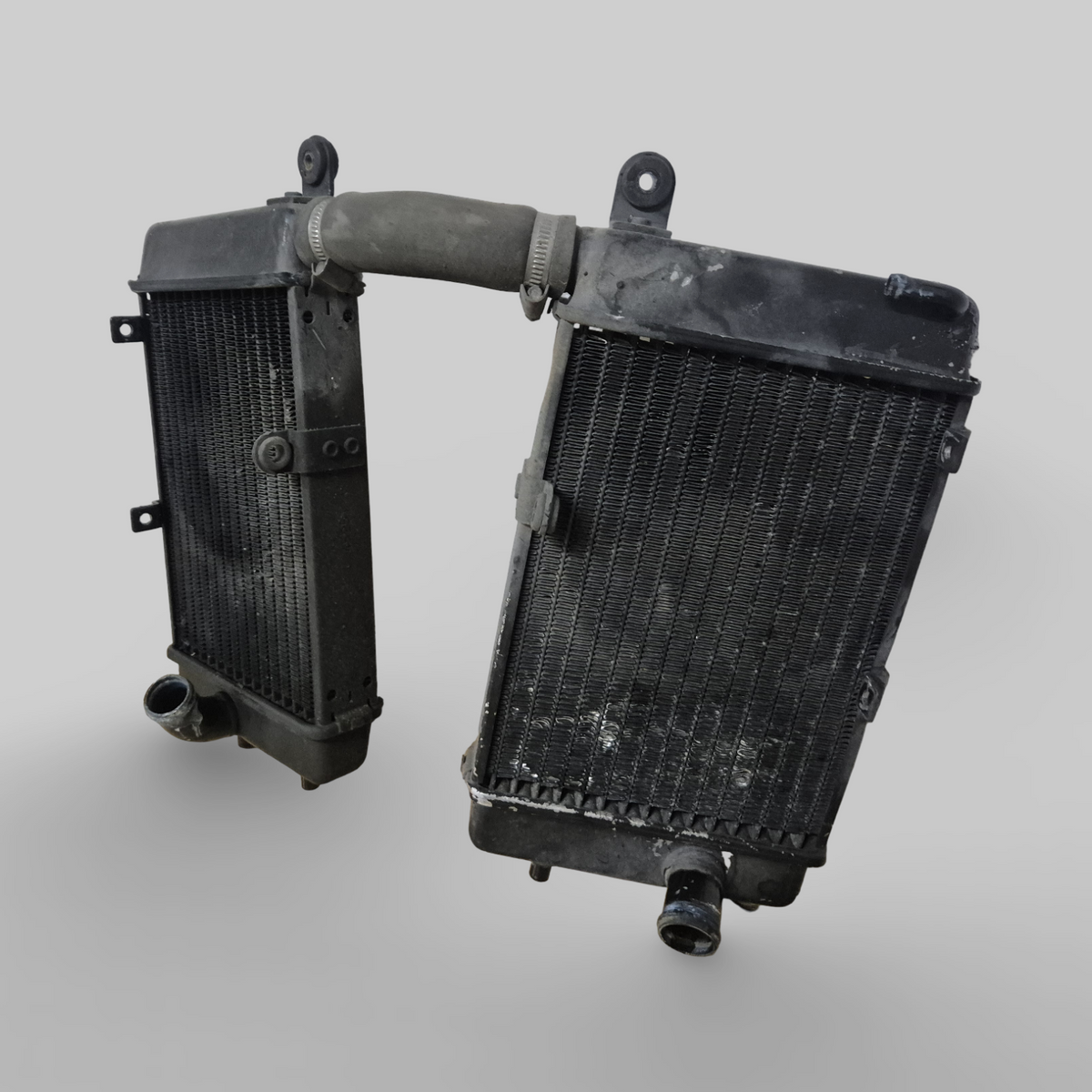 LEFT AND RIGHT COOLING RADIATOR SET AP8102952 / AP8102951 Aprilia RSV Mille 98-03 / Tuono 02-05