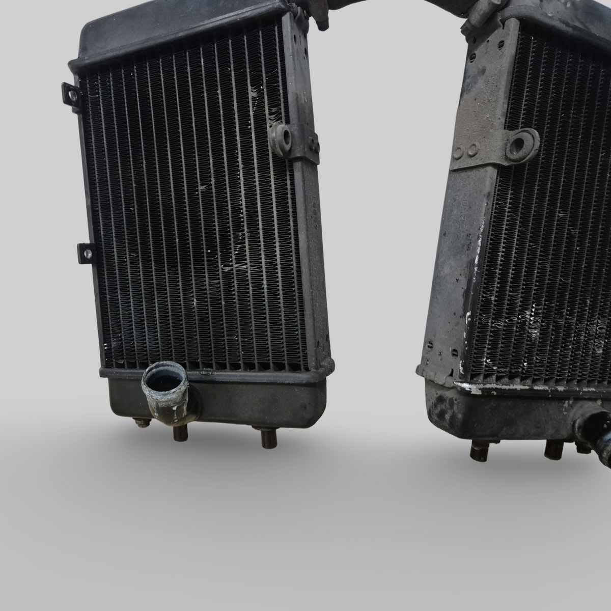 LEFT AND RIGHT COOLING RADIATOR SET AP8102952 / AP8102951 Aprilia RSV Mille 98-03 / Tuono 02-05