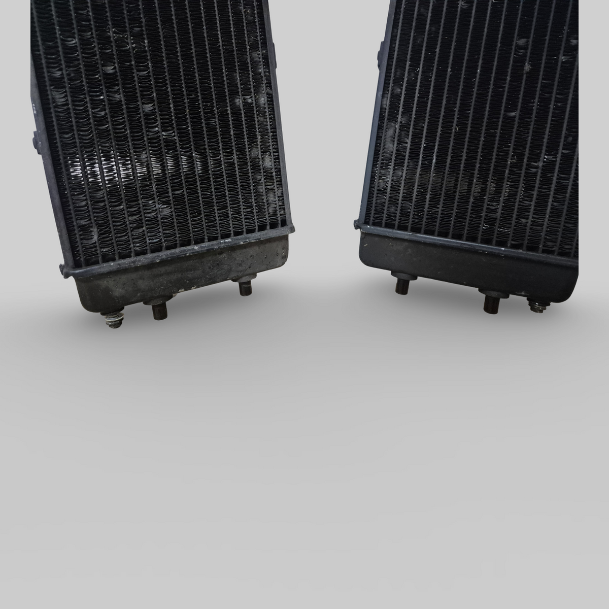 LEFT AND RIGHT COOLING RADIATOR SET AP8102952 / AP8102951 Aprilia RSV Mille 98-03 / Tuono 02-05