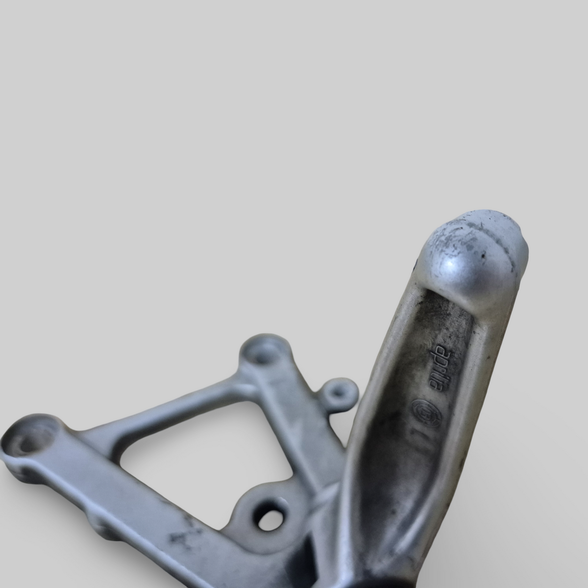LEFT-HAND SIDE FOOTREST REARSET AP8135910 Aprilia RSV Mille 98-03 / Tuono 02-05