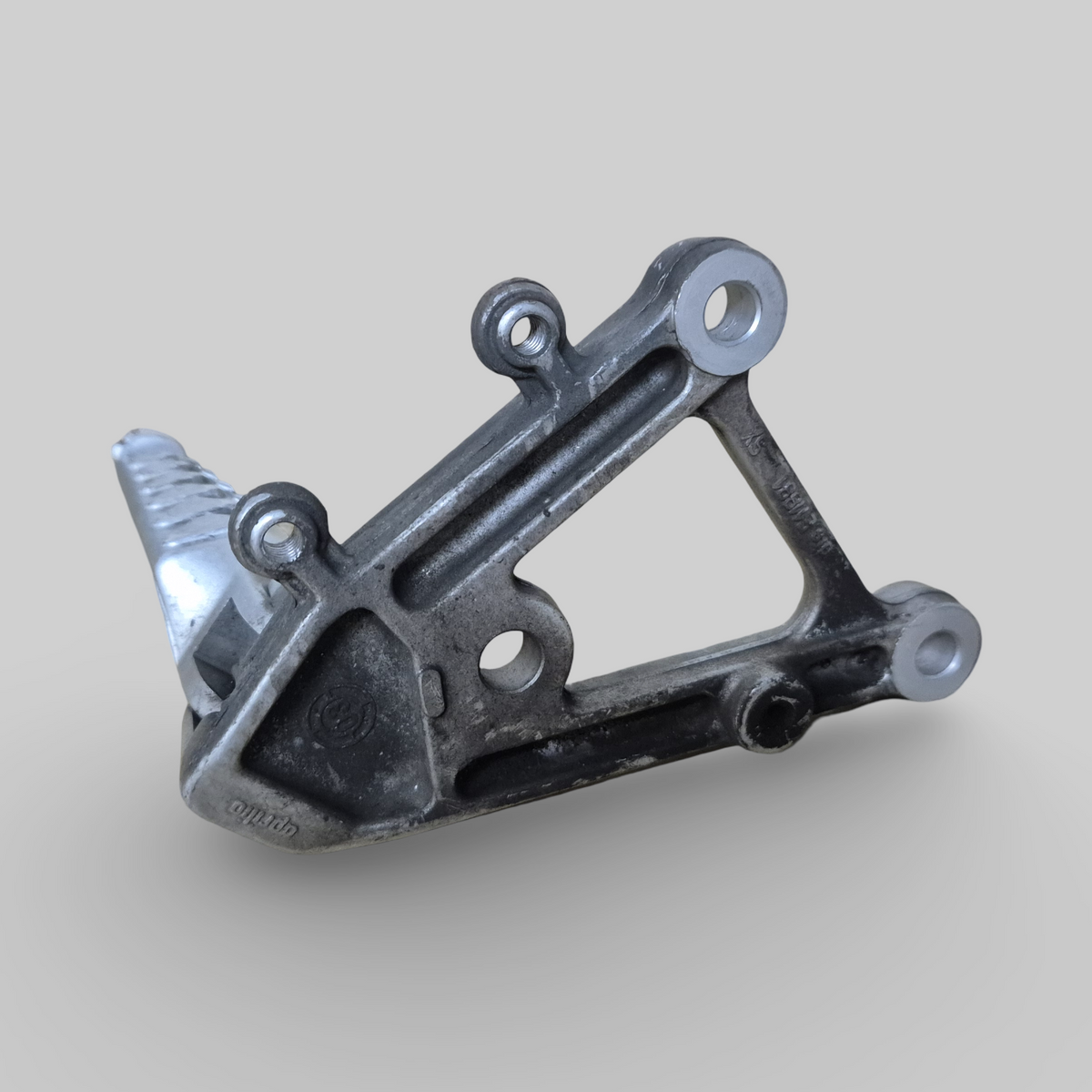 LEFT-HAND SIDE FOOTREST REARSET AP8135910 Aprilia RSV Mille 98-03 / Tuono 02-05