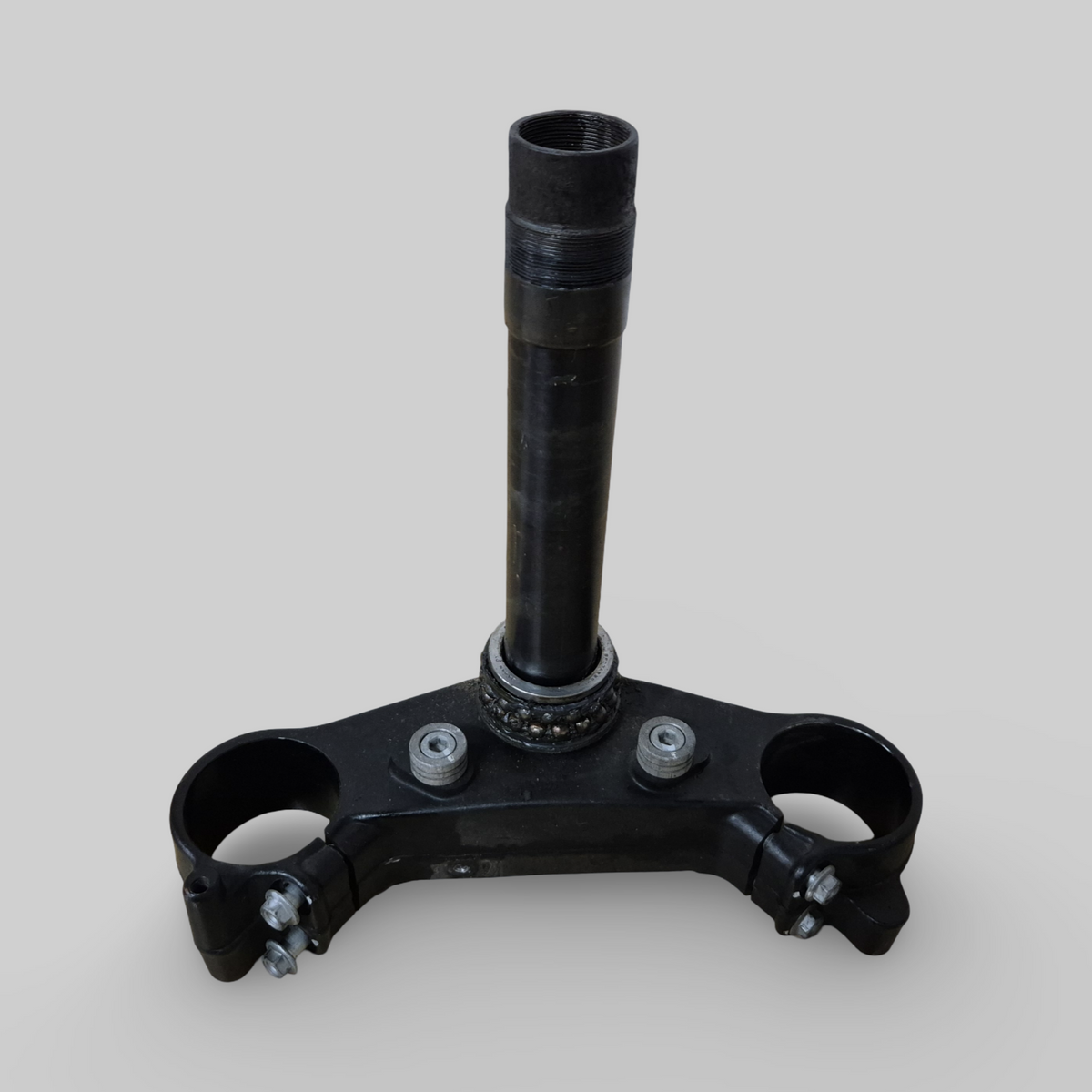 LOWER TRIPLE CLAMP STEM BASE AP8123640 Aprilia RSV Mille 98-03 / Tuono 02-05