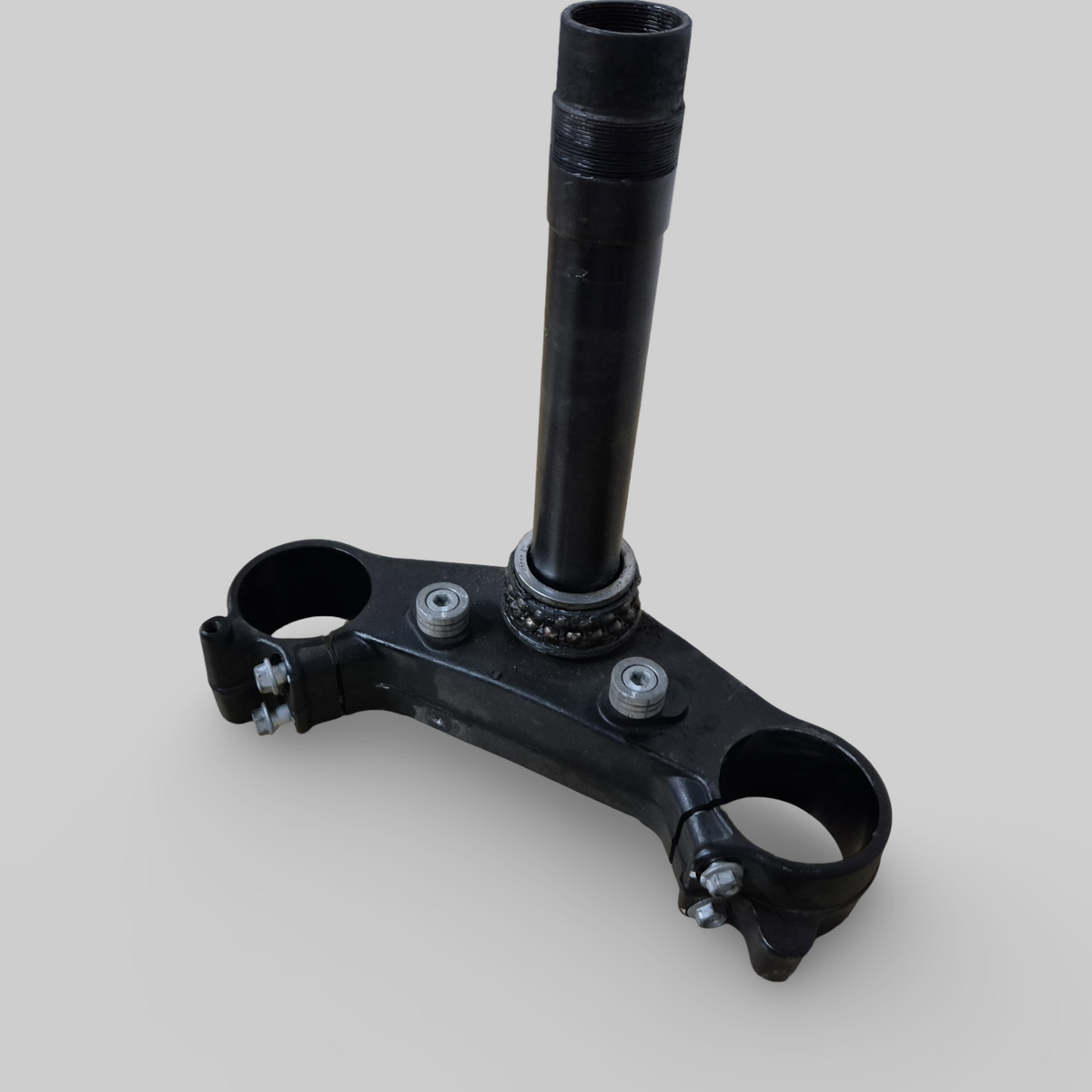 LOWER TRIPLE CLAMP STEM BASE AP8123640 Aprilia RSV Mille 98-03 / Tuono 02-05