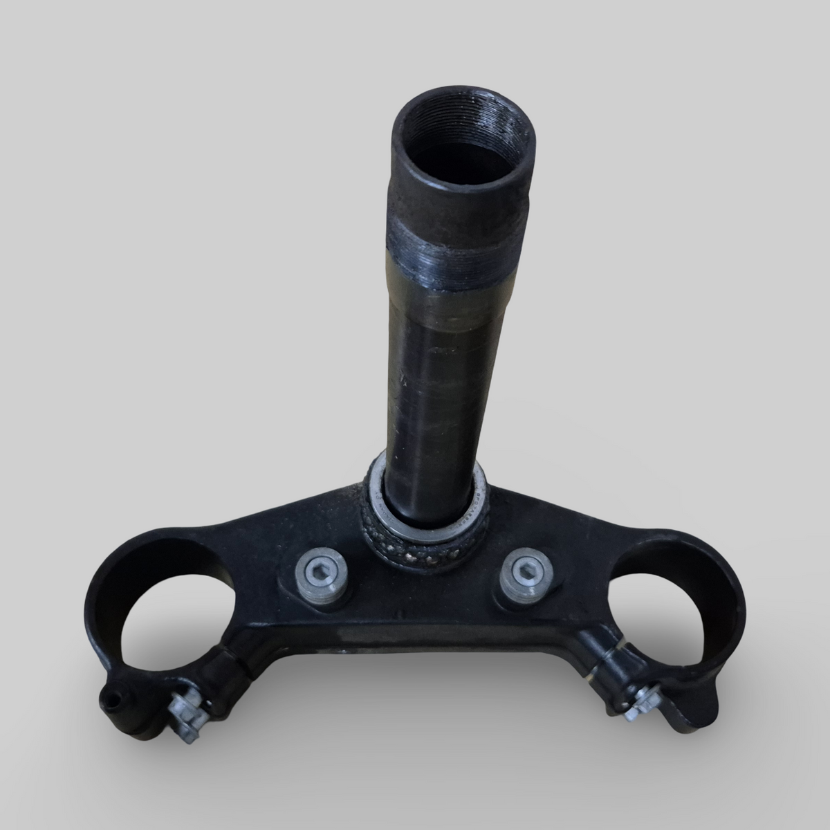 LOWER TRIPLE CLAMP STEM BASE AP8123640 Aprilia RSV Mille 98-03 / Tuono 02-05
