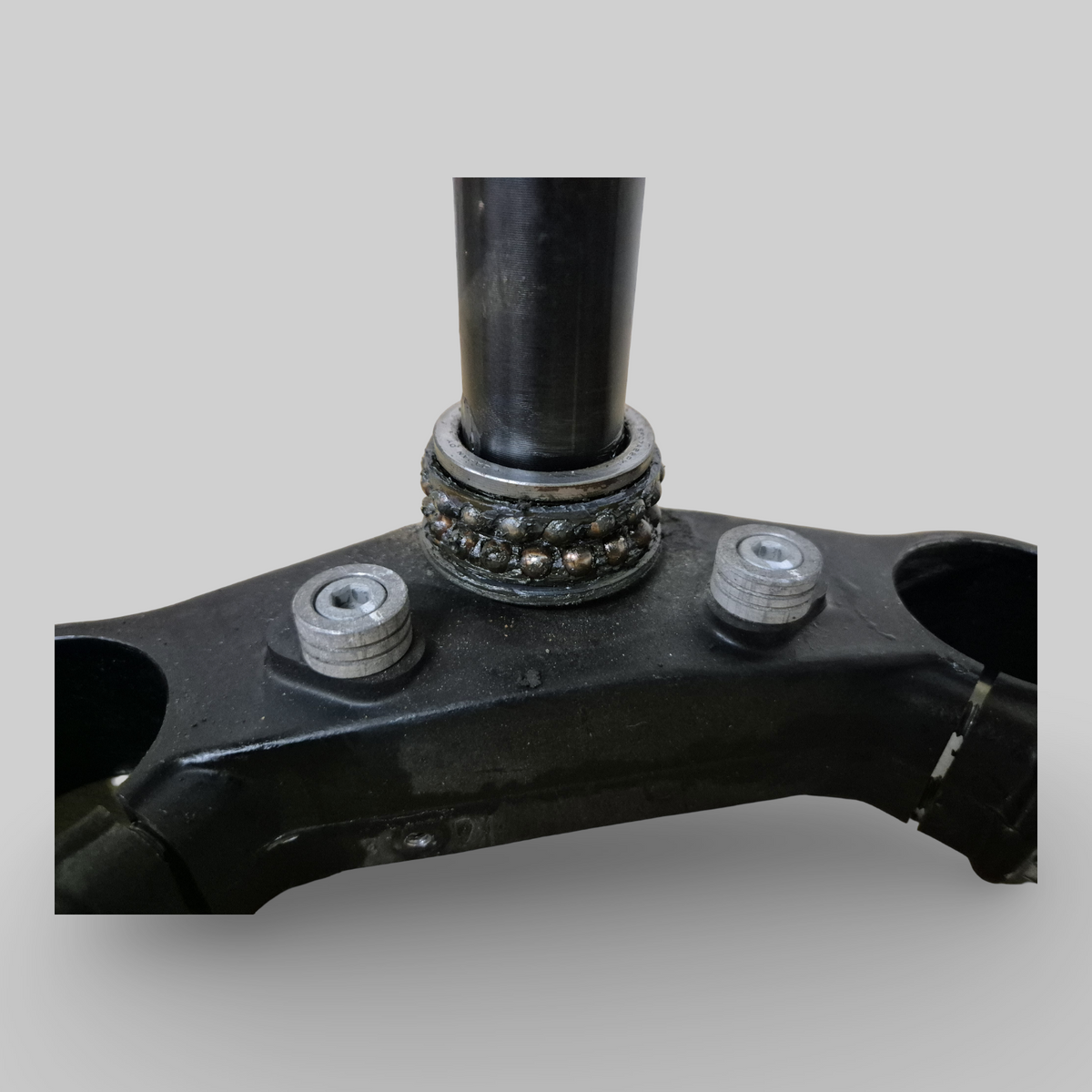 LOWER TRIPLE CLAMP STEM BASE AP8123640 Aprilia RSV Mille 98-03 / Tuono 02-05