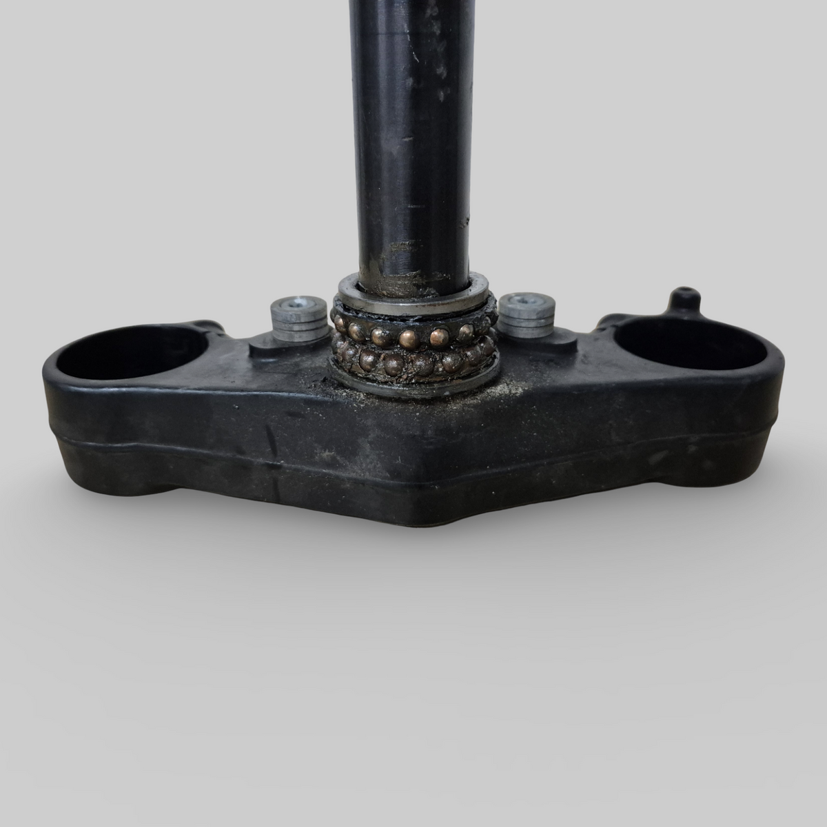 LOWER TRIPLE CLAMP STEM BASE AP8123640 Aprilia RSV Mille 98-03 / Tuono 02-05