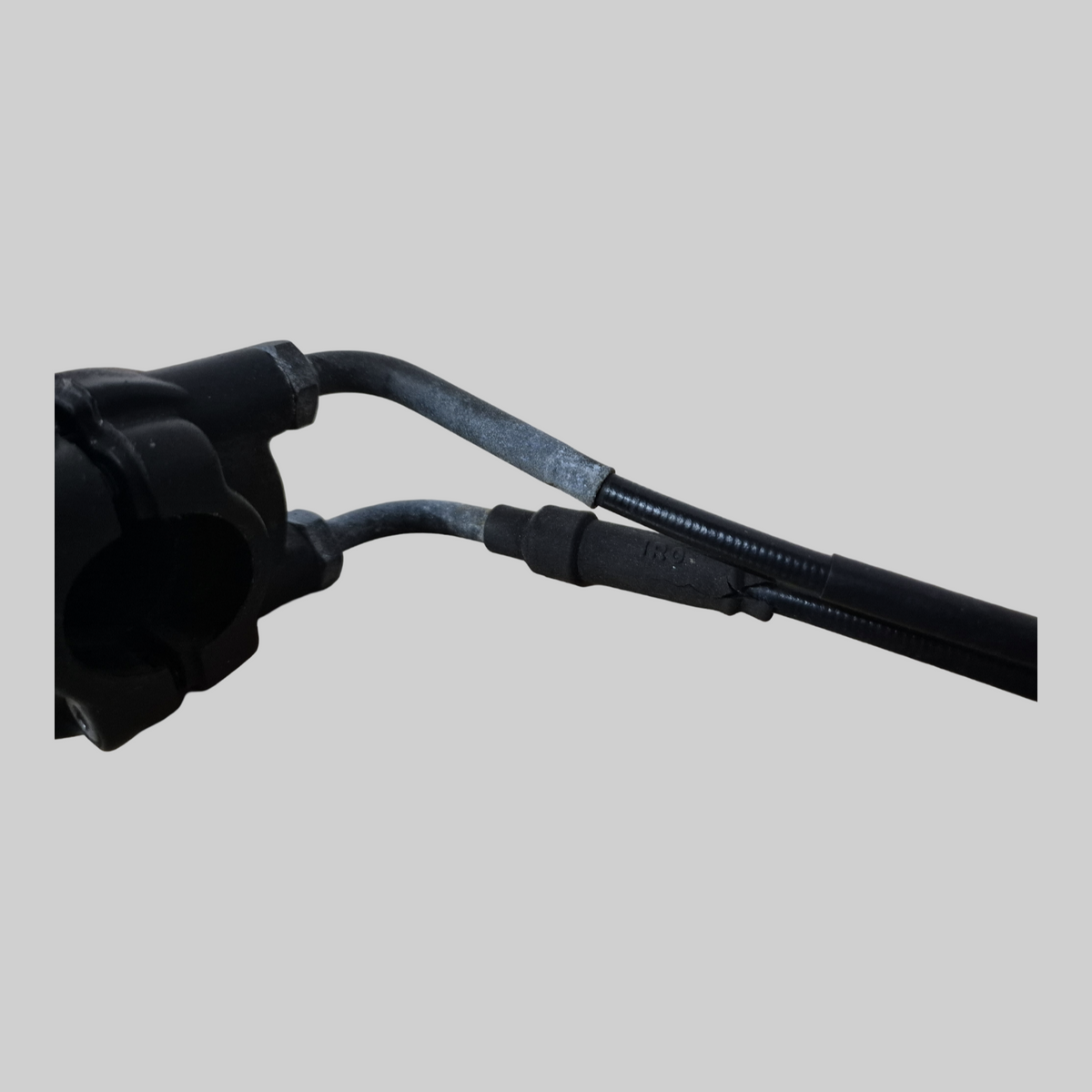THROTTLE CABLES AP8114404 AP8114405 Aprilia RSV Mille 98-03 / Tuono 02-05