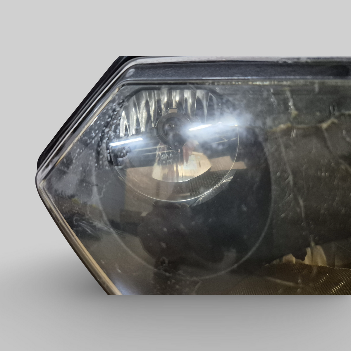 HEADLIGHT UNIT EU/USA AP8124945 Aprilia RSV Mille 01-03 / Tuono 02-05