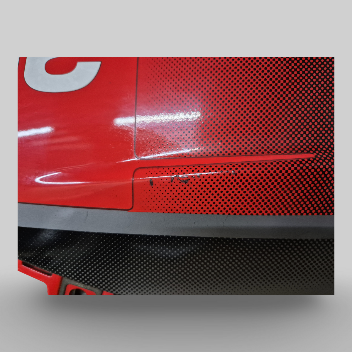 BELLYPAN FLUO RED / BLACK [PLOMB GREY 2002] Aprilia RSV Mille 1998-2003