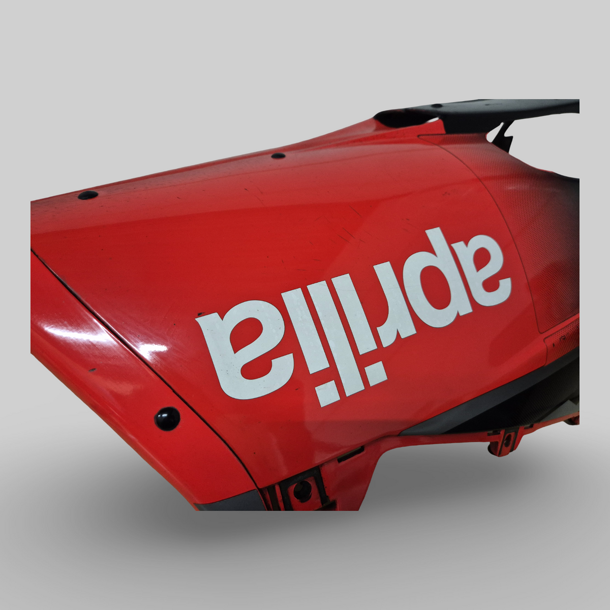 BELLYPAN FLUO RED / BLACK [PLOMB GREY 2002] Aprilia RSV Mille 1998-2003