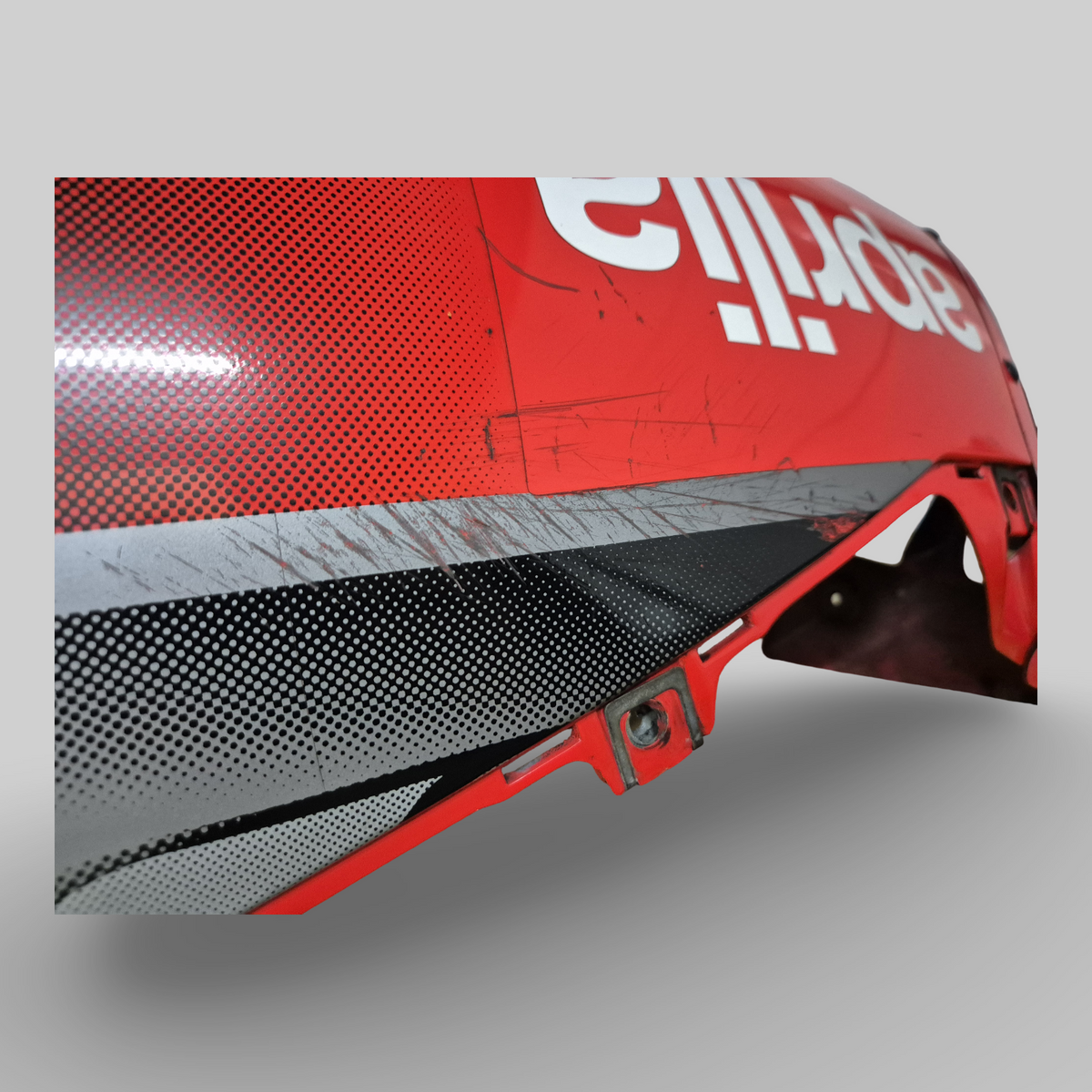 BELLYPAN FLUO RED / BLACK [PLOMB GREY 2002] Aprilia RSV Mille 1998-2003