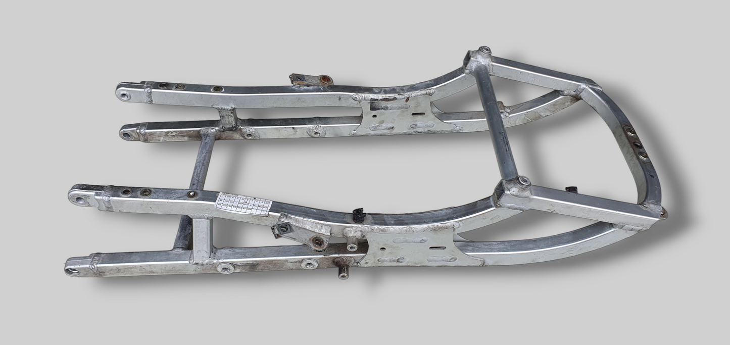 ZADELSTEUN ACHTER SUBFRAME AP8146457 Aprilia RSV Mille 98-03 / Tuono 02-05 