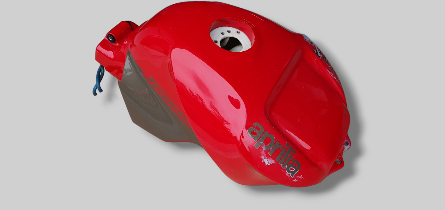 FUEL TANK HOT RED TUONO AP8168218 Aprilia RSV Mille 01-03 / Tuono 02-05