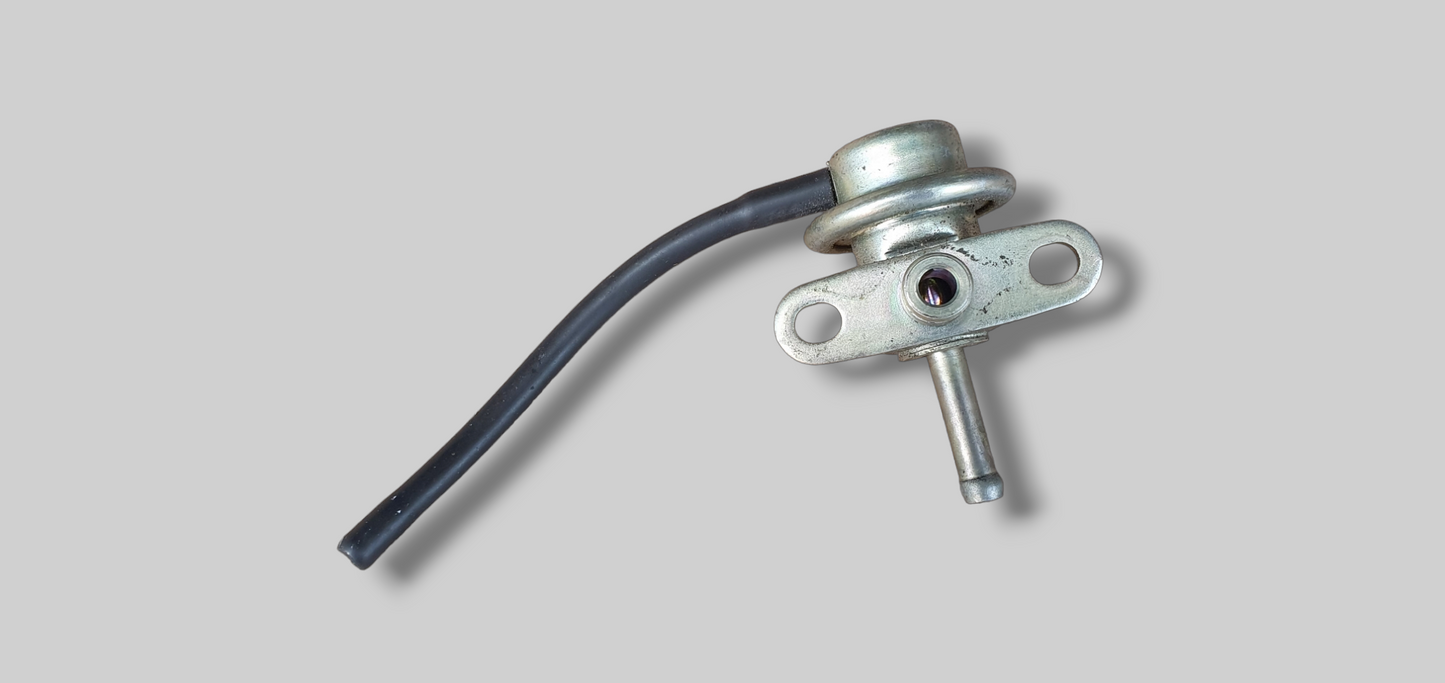 RÉGULATEUR DE PRESSION DE CARBURANT AP0274020 Aprilia RSV Mille 98-03 / Tuono 02-05 