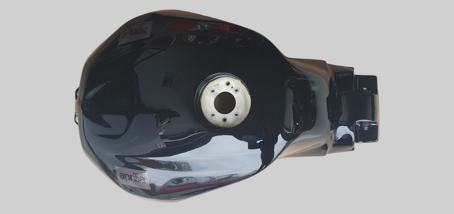 BRANDSTOFTANK ZWART met POMP AP8178903 Aprilia RSV1000R 04-10 (+Fabriek) 