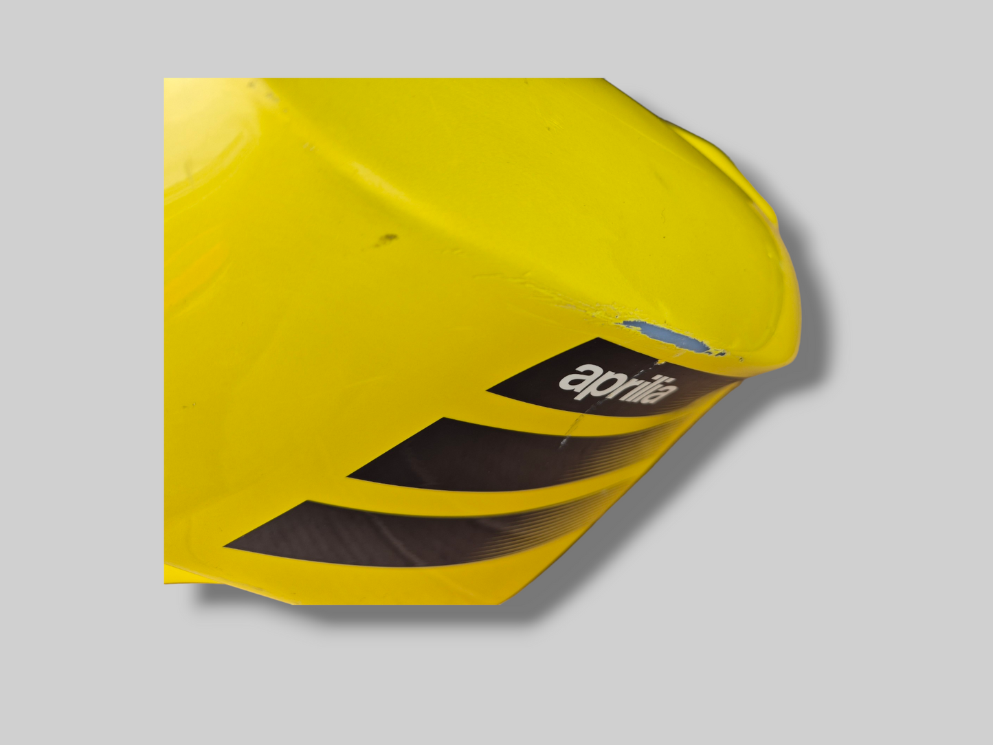 FUEL TANK FLASHY YELLOW AP8168412 Aprilia RSV Mille (R) 01-03 / Tuono 02-05