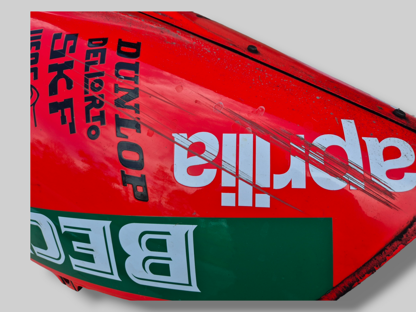 BELLYPAN FLUO RED AP8149042 AP8148549 Aprilia RSV Mille 1998-2003