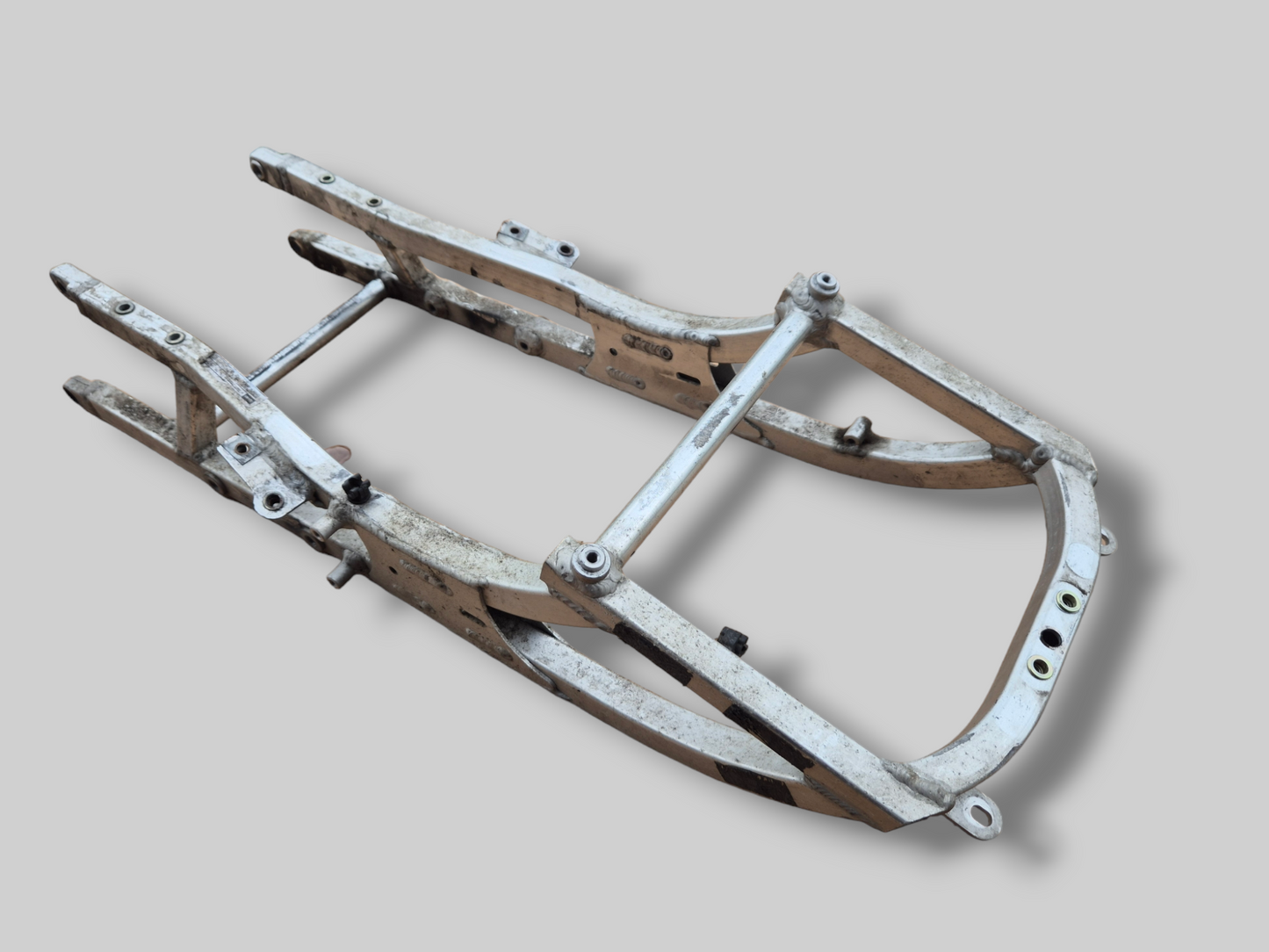 ZADELSTEUN ACHTER SUBFRAME AP8146457 Aprilia RSV Mille 98-03 / Tuono 02-05 