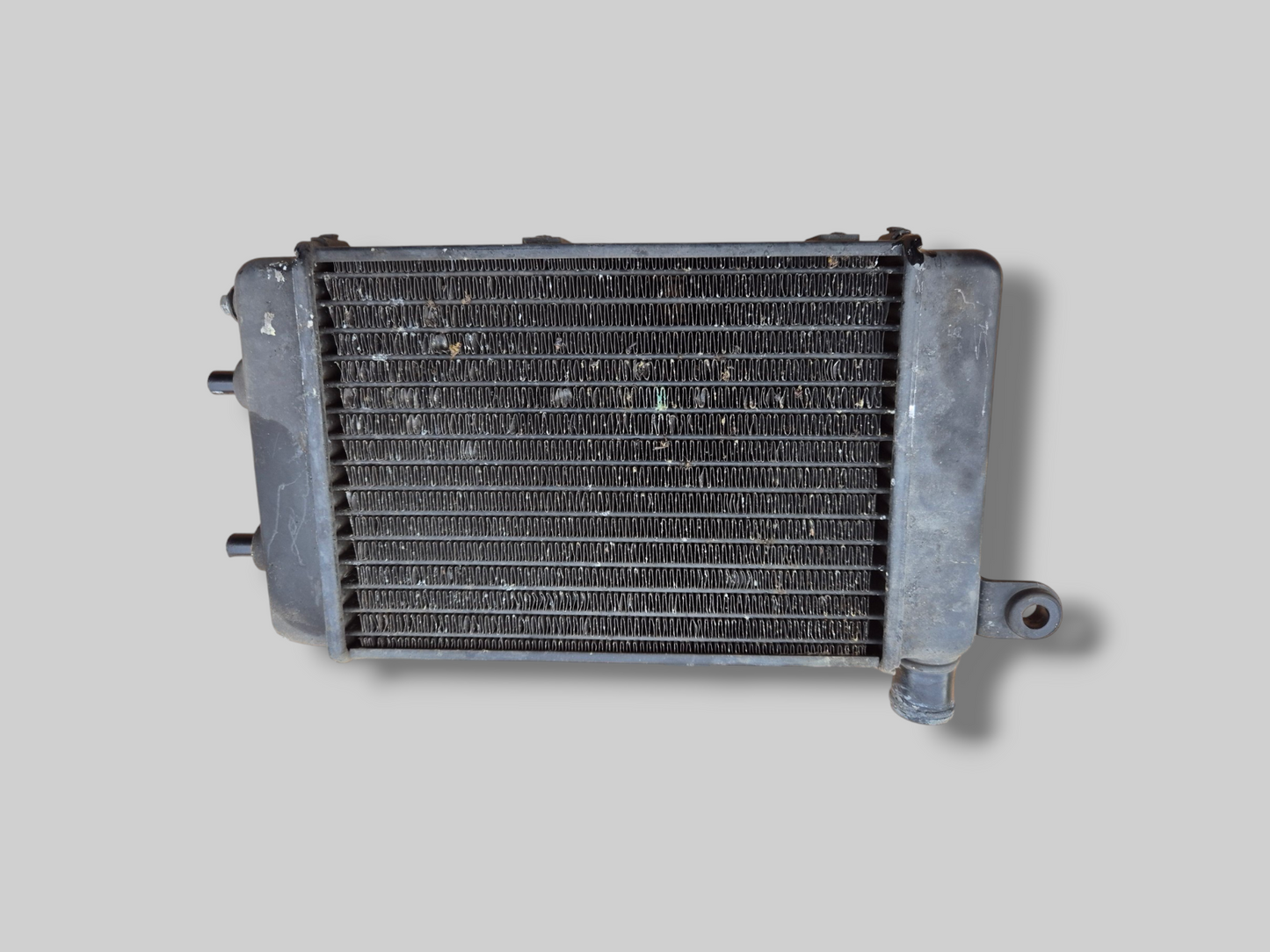 RECHTER RADIATOR ZWART AP8102952 Aprilia RSV Mille 98-03 / Tuono 02-05