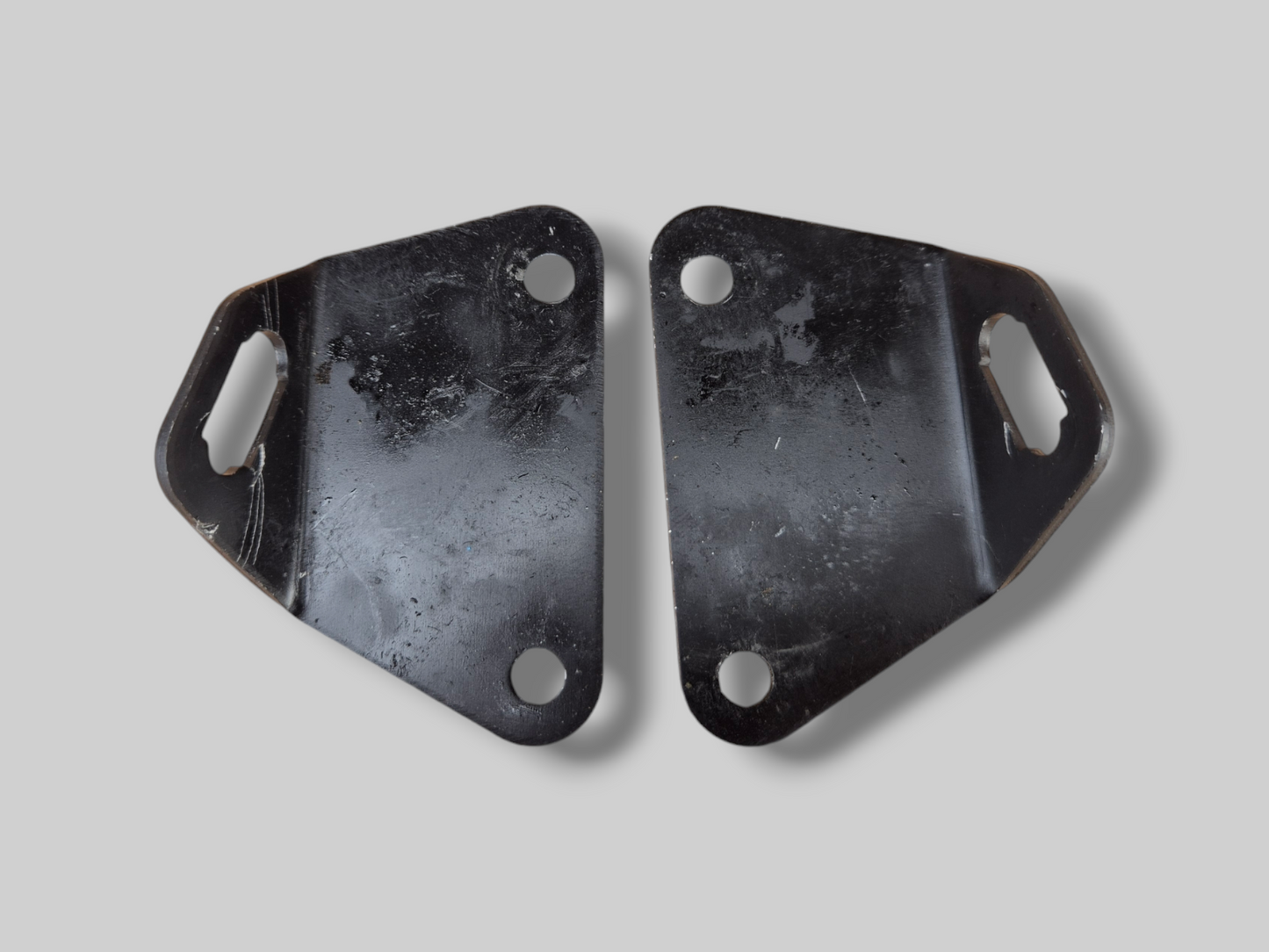 FRONT LEFT AND RIGHT INDICATOR BRACKET AP8134897 AP8134896 Aprilia RSV Tuono 02-05