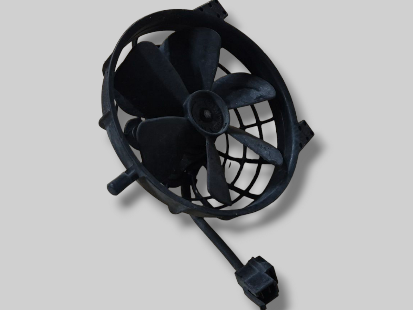 VENTILATEUR DE RADIATEUR AP8124335 Aprilia RSV Mille 98-03 / Tuono 02-05