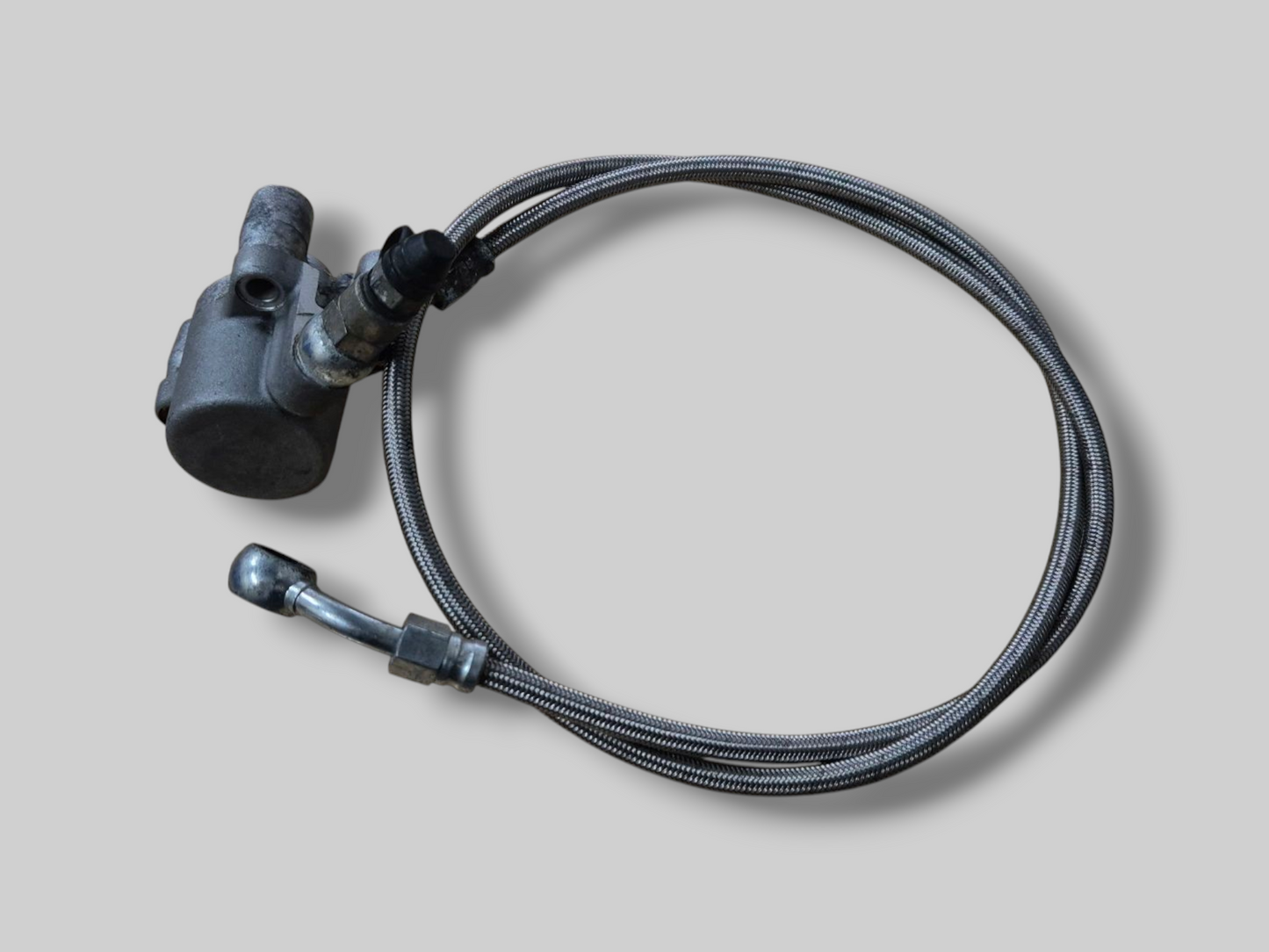 CYLINDRE ESCLAVE DE COMMANDE D'EMBRAYAGE AP8106381 Aprilia RSV Mille 98-03 / Tuono 02-05 