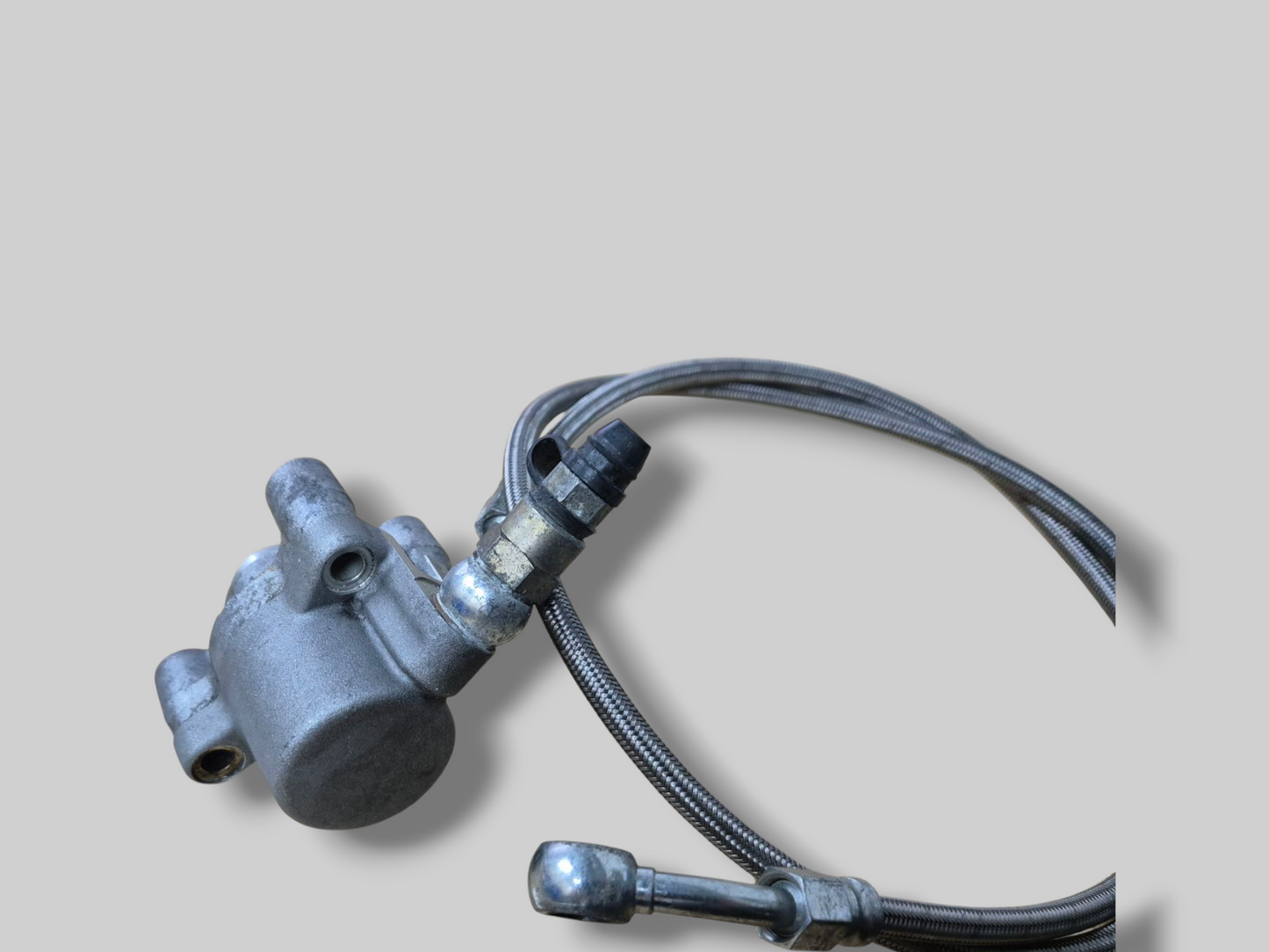 CYLINDRE ESCLAVE DE COMMANDE D'EMBRAYAGE AP8106381 Aprilia RSV Mille 98-03 / Tuono 02-05 