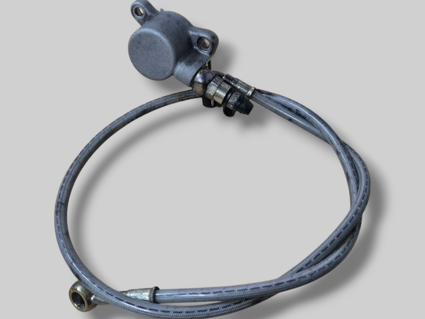 CYLINDRE ESCLAVE DE COMMANDE D'EMBRAYAGE AP8106381 Aprilia RSV Mille 98-03 / Tuono 02-05 